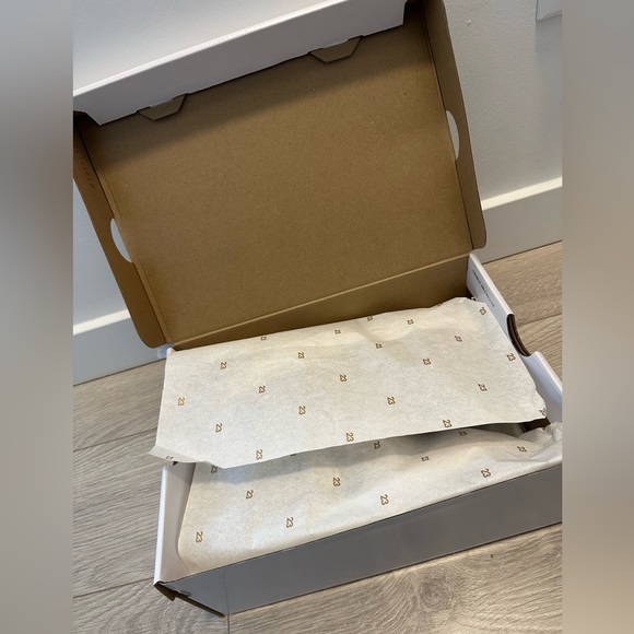 Nike Air Jordan 1 Low - Picture 10 of 13